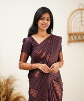 THIS GORGEOUS SILK  SAREE MAKES IT EXTREMELY STUNNING WEAVES